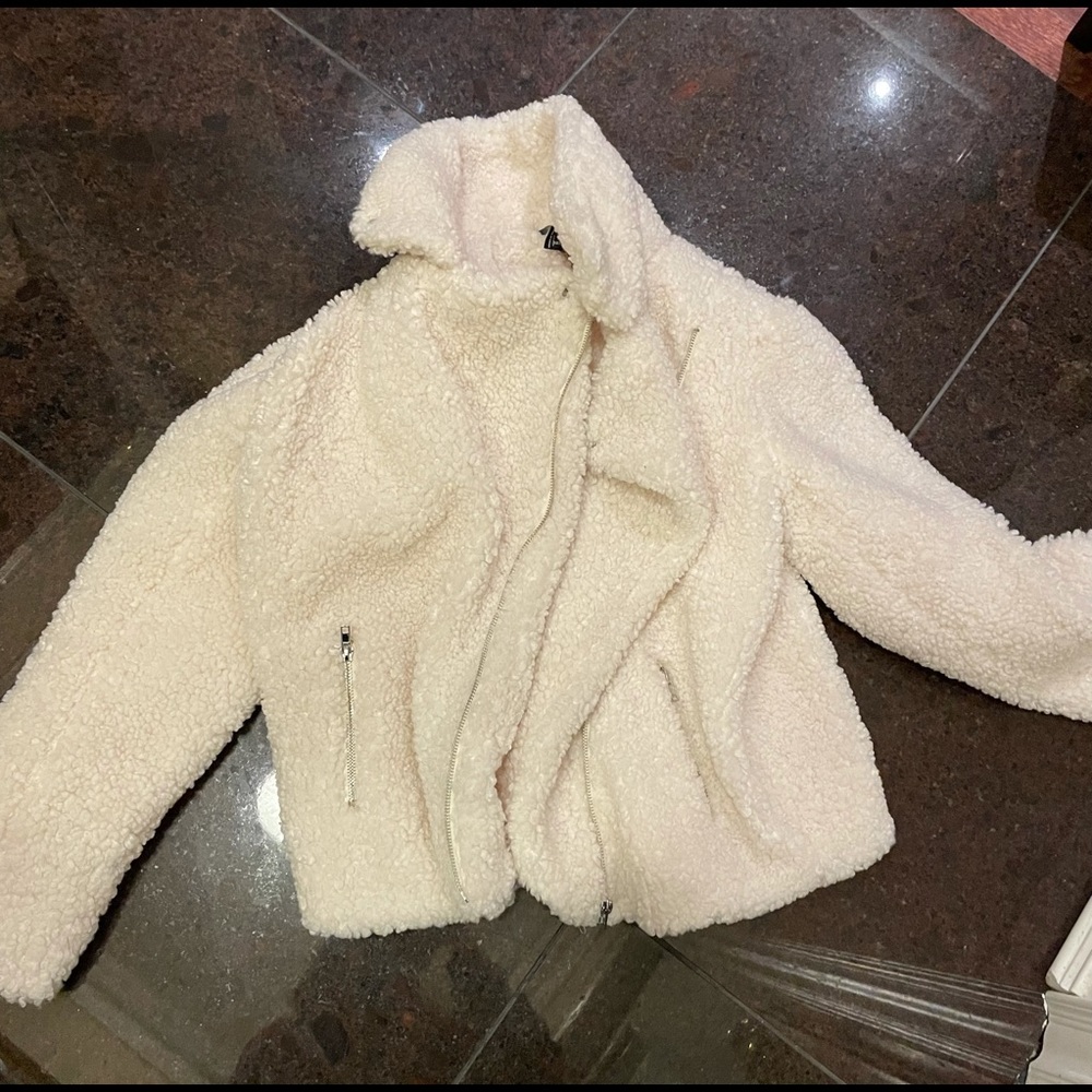 Forever 21 fluffy white Coat